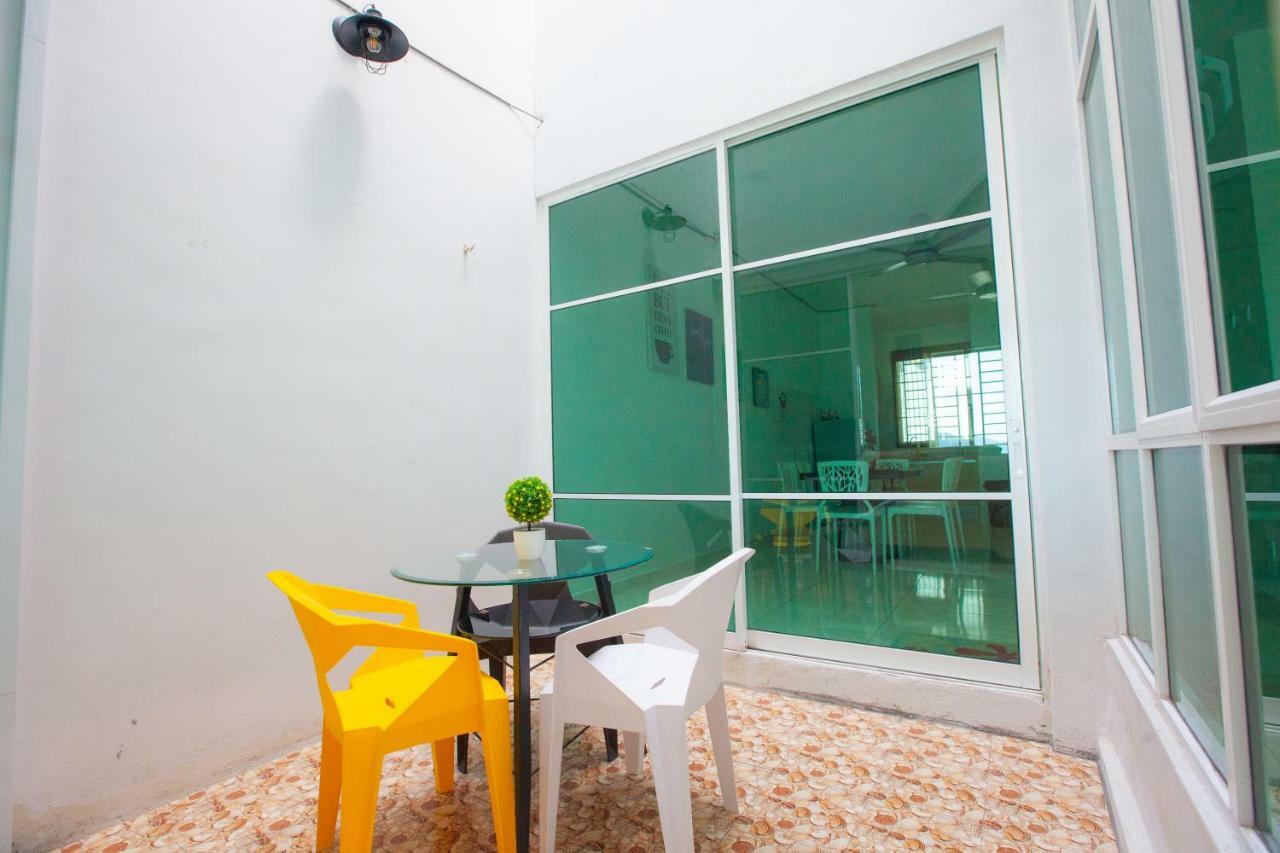 The Only Sea View In Town Vila Kuah Exterior foto